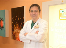 维瓦博士(Dr.Viwat Chinpilas,M.D.) 