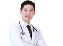 沙姆杰医生(Dr.Somjate Manipalviratn,M.D.) 