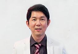 披实医生(Dr.Pisit Tantiwattanakul)